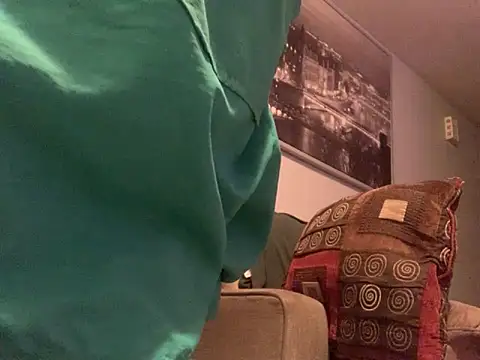 Snapshot of Insurance-03 chatting on October 1, 2025, 4:39 am Insurance-03 online show from October 1, 2025, 4:39 am