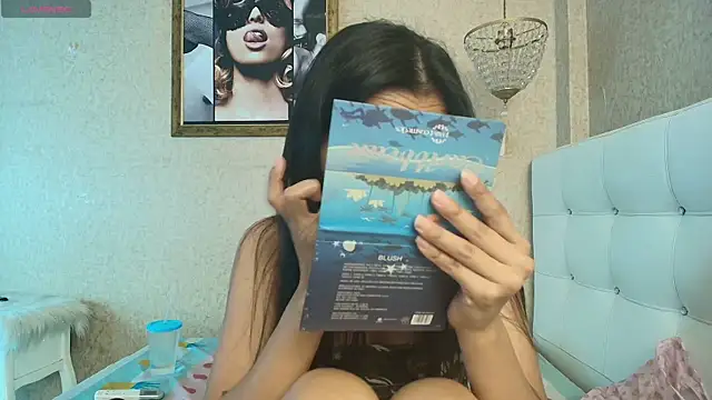 Miladiosa online show from November 6, 2025, 12:09 pm