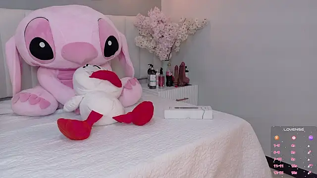 Snapshot of amy_miller1 chatting on February 17, 2026, 8:06 pm amy miller1 online show from February 17, 2026, 8:06 pm