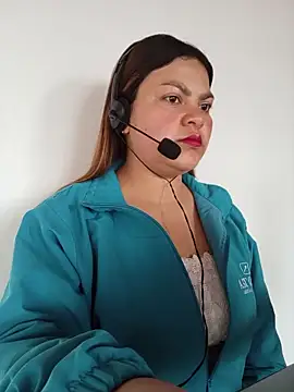 Snapshot of LUCIANA__99 chatting on October 2, 2025, 12:08 pm LUCIANA  99 online show from October 2, 2025, 12:08 pm