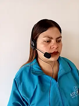 Snapshot of LUCIANA__99 chatting on September 17, 2025, 8:11 pm LUCIANA  99 online show from September 17, 2025, 8:11 pm