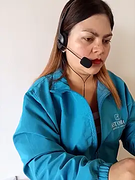 Snapshot of LUCIANA__99 chatting on September 18, 2025, 1:47 pm LUCIANA  99 online show from September 18, 2025, 1:47 pm
