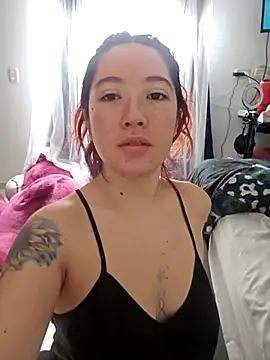 lunnaa  online show from March 6, 2026, 5:52 pm