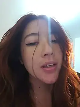 Snapshot of lunnaa_ chatting on June 5, 2026, 5:23 am lunnaa online show from June 5, 2026, 5:23 am