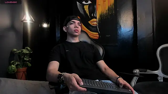 Eryonbradley online show from November 27, 2025, 11:32 am