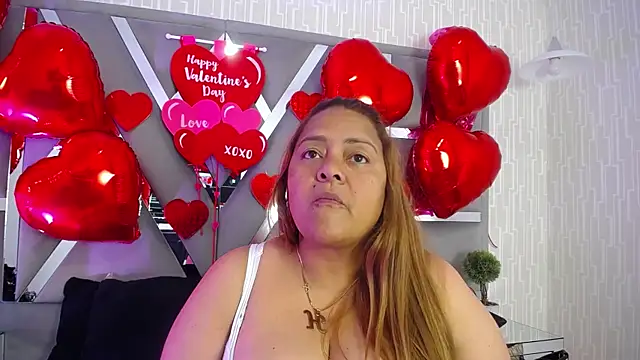 MonzerratBoyer online show from February 12, 2026, 5:56 pm