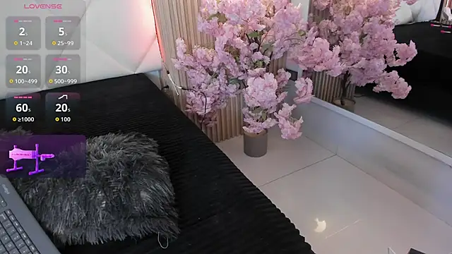 Snapshot of veronica_hill_ chatting on April 30, 2026, 3:24 am veronica hill online show from April 30, 2026, 3:24 am