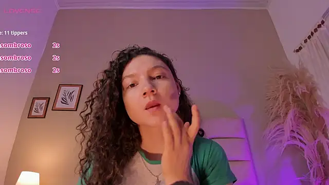 Snapshot of victoria_becker_ chatting on February 23, 2026, 12:06 pm victoria becker online show from February 23, 2026, 12:06 pm