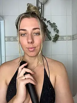 louiseberkeley online show from May 16, 2026, 5:50 am