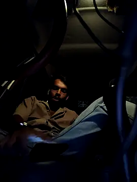 yashuuuu021 online show from September 29, 2025, 9:53 pm