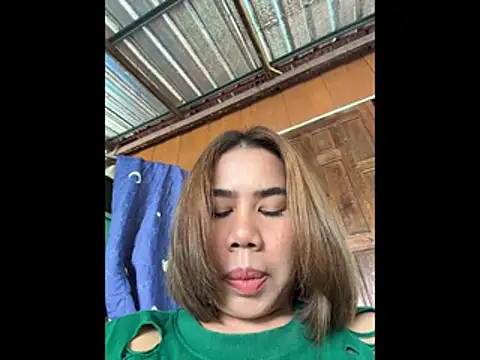 Snapshot of Kath_C chatting on November 6, 2025, 5:33 am Kath C online show from November 6, 2025, 5:33 am