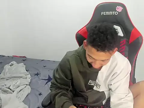 Snapshot of JuanchiT66 chatting on January 7, 2026, 4:39 am JuanchiT66 online show from January 7, 2026, 4:39 am