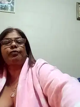 Snapshot of mileesha chatting on July 13, 2026, 6:29 pm mileesha online show from July 13, 2026, 6:29 pm