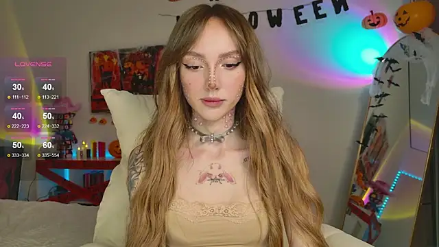 Lunainnk online show from October 28, 2025, 12:11 am