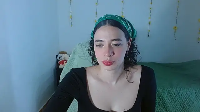 sajecrismaa online show from April 15, 2026, 8:20 pm