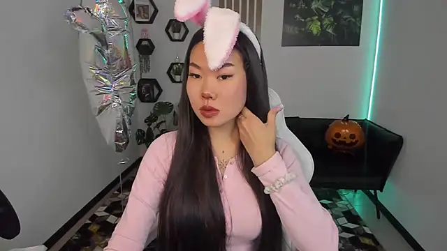 LunaPurrr online show from October 28, 2025, 11:36 pm