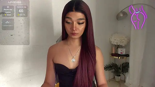 TrinityFucksYou online show from November 27, 2025, 5:13 pm