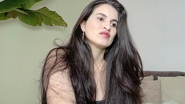 lizdevine online show from November 1, 2025, 3:06 pm