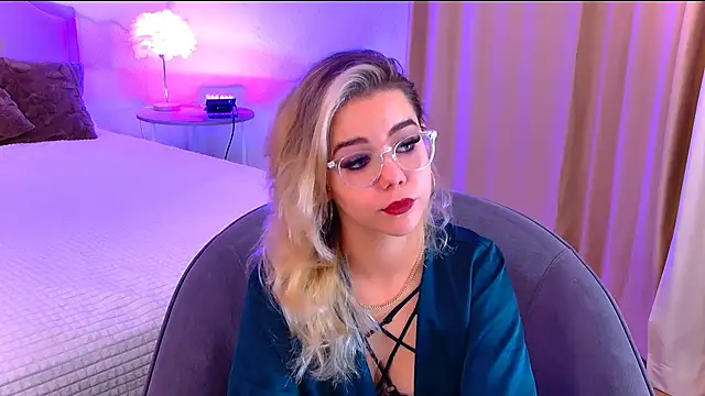 Snapshot of PrincessSlay chatting on September 19, 2025, 5:33 am PrincessSlay online show from September 19, 2025, 5:33 am