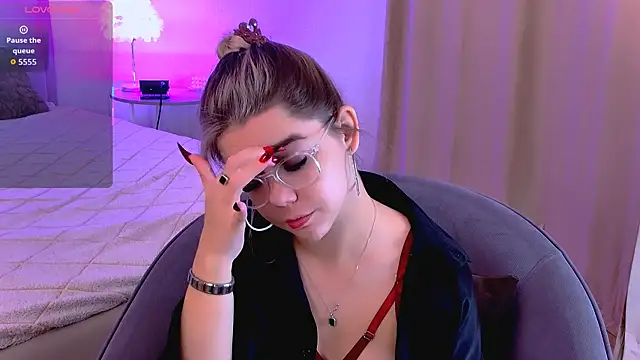 Snapshot of PrincessSlay chatting on October 1, 2025, 5:34 am PrincessSlay online show from October 1, 2025, 5:34 am