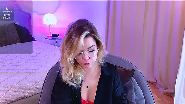 Snapshot of PrincessSlay chatting on September 29, 2025, 5:36 am PrincessSlay online show from September 29, 2025, 5:36 am