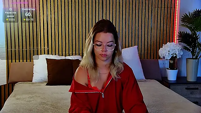 Snapshot of PrincessSlay chatting on July 6, 2026, 5:36 am PrincessSlay online show from July 6, 2026, 5:36 am