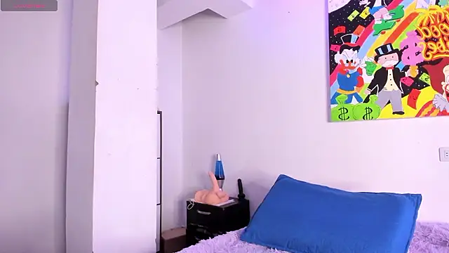 MiaVillalobos online show from March 17, 2026, 2:03 am