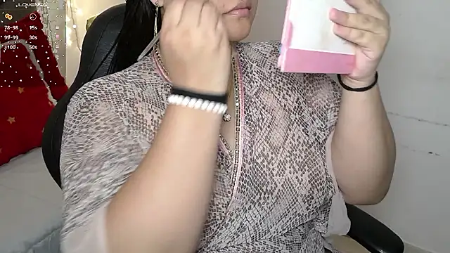 Snapshot of heluejamil chatting on February 26, 2026, 8:09 pm heluejamil online show from February 26, 2026, 8:09 pm