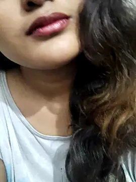 Snapshot of Cute_pinkii chatting on November 6, 2025, 8:02 pm Cute pinkii online show from November 6, 2025, 8:02 pm