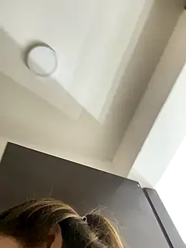 Velveet x online show from December 2, 2025, 6:53 pm