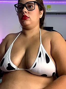 Velveet x online show from October 20, 2025, 11:55 am