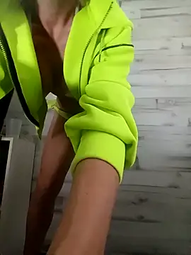 HotWife VR online show from April 12, 2026, 7:50 pm