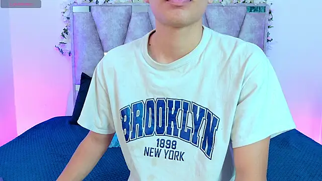 lana and liam  online show from April 4, 2026, 10:22 am