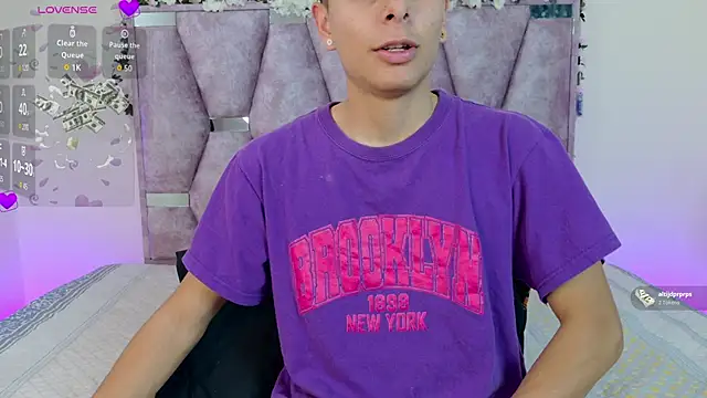 lana and liam  online show from November 5, 2025, 10:40 am