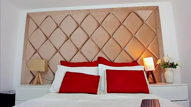 Snapshot of AngelinaDuvall chatting on February 17, 2026, 11:07 am AngelinaDuvall online show from February 17, 2026, 11:07 am