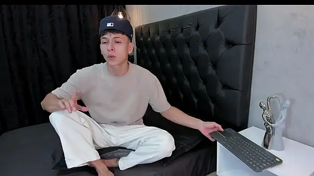 stephane rouss online show from January 16, 2026, 7:51 pm