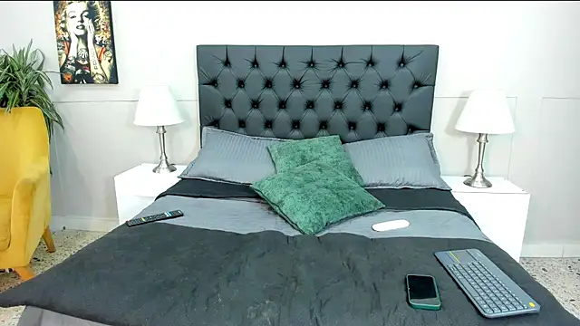 stephane rouss online show from October 23, 2025, 7:34 pm