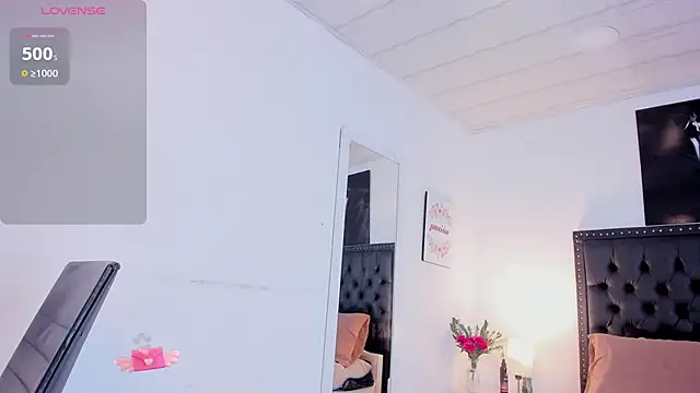 Snapshot of ScarlettVell chatting on November 22, 2025, 6:23 am ScarlettVell online show from November 22, 2025, 6:23 am