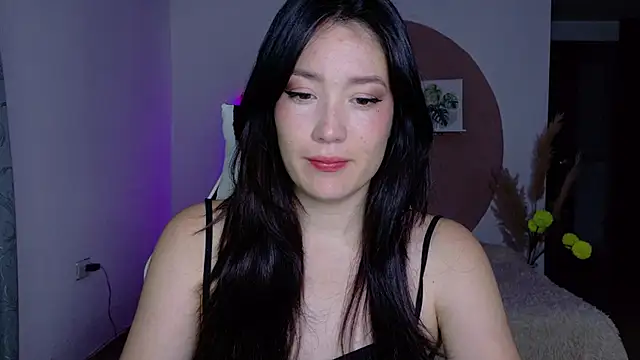 Eliih 01 online show from April 19, 2026, 3:29 am