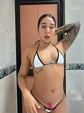 KaditaNavarro online show from April 4, 2026, 4:35 pm