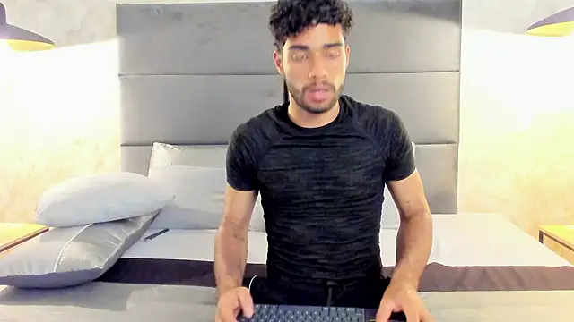 RaphaelDufort online show from September 26, 2025, 11:44 pm