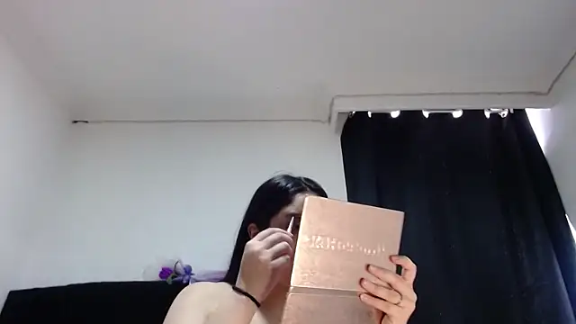 Snapshot of Electraweb_09 chatting on September 24, 2025, 7:42 pm Electraweb 09 online show from September 24, 2025, 7:42 pm