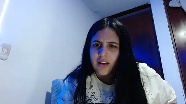 Snapshot of Electraweb_09 chatting on October 17, 2025, 8:21 pm Electraweb 09 online show from October 17, 2025, 8:21 pm