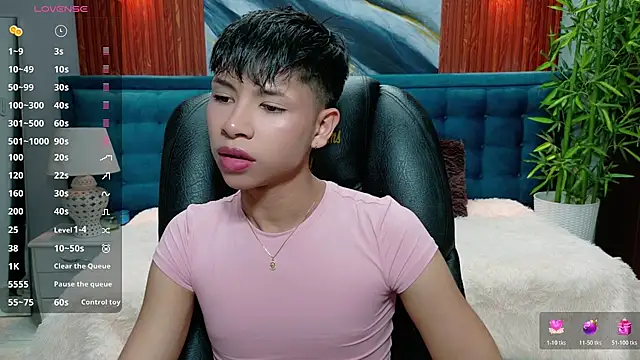 Snapshot of dilan_911 chatting on December 19, 2025, 6:54 pm dilan 911 online show from December 19, 2025, 6:54 pm