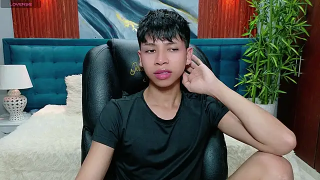 Snapshot of dilan_911 chatting on December 15, 2025, 6:36 pm dilan 911 online show from December 15, 2025, 6:36 pm