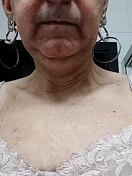 Emily de Carla online show from April 14, 2026, 6:40 am