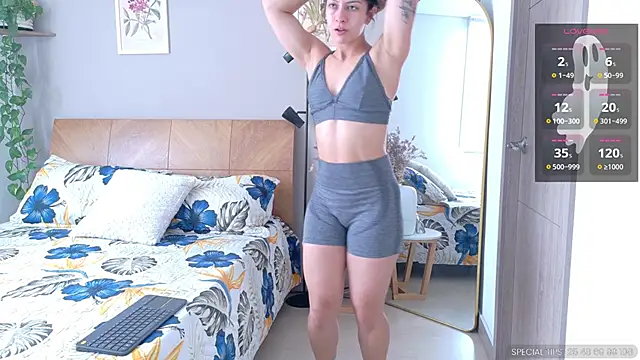 Snapshot of sarah_rayy chatting on October 23, 2025, 2:38 pm sarah rayy online show from October 23, 2025, 2:38 pm