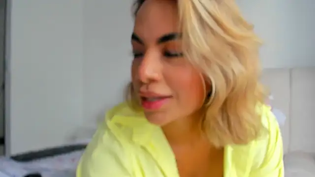 victoriia rose online show from October 26, 2025, 7:58 pm