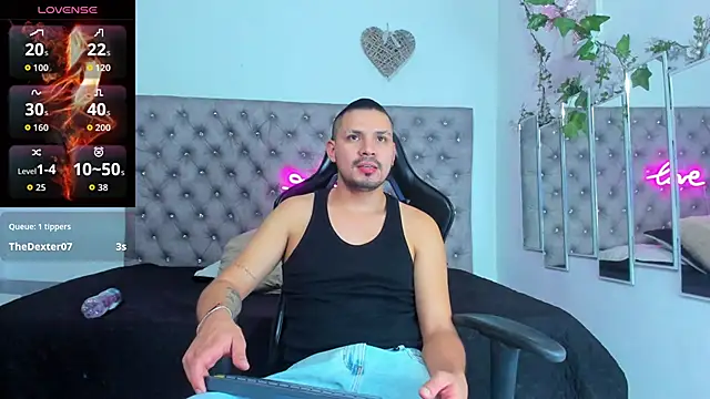 Snapshot of AndresSterling_ chatting on September 9, 2025, 11:14 pm AndresSterling online show from September 9, 2025, 11:14 pm
