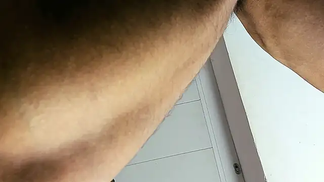Snapshot of latinhotmuscle chatting on April 10, 2026, 7:54 pm latinhotmuscle online show from April 10, 2026, 7:54 pm